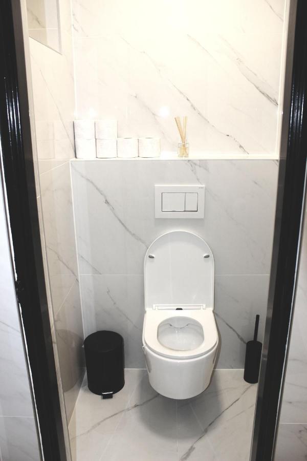 Krasny Priestranny Slnecny Apartman V Centre Mesta Trencin Luaran gambar